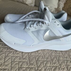 Nike Women's Run Swift White Athletic Shoes-Wore 2 times!